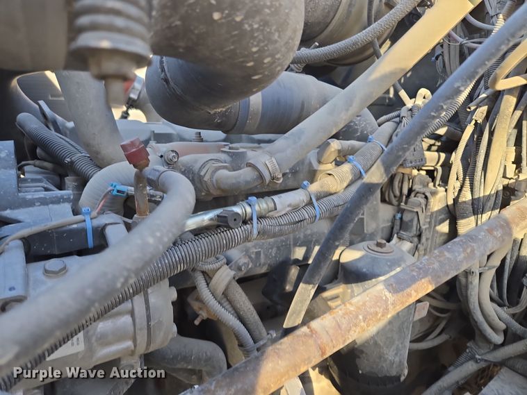 image for item EQ6848 2005 Mack Granite CV713 roll-off container truck