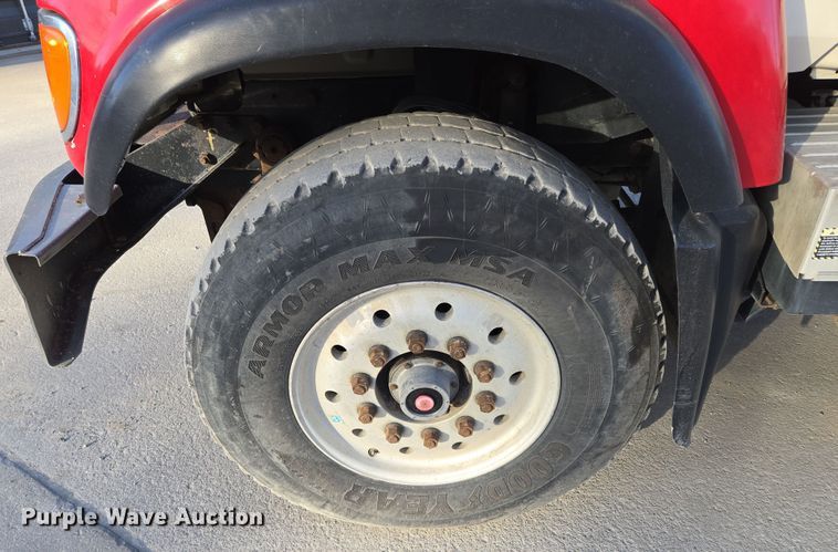 image for item EQ6848 2005 Mack Granite CV713 roll-off container truck