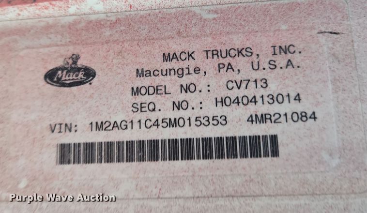 image for item EQ6848 2005 Mack Granite CV713 roll-off container truck