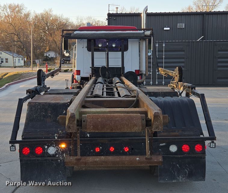 image for item EQ6849 2007 Mack Granite CV713 roll-off container truck