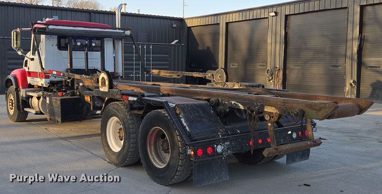 image for item EQ6849 2007 Mack Granite CV713 roll-off container truck