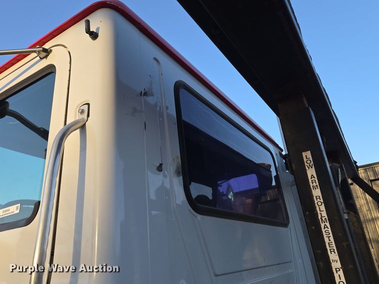 image for item EQ6849 2007 Mack Granite CV713 roll-off container truck