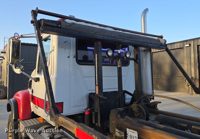 image for item EQ6849 2007 Mack Granite CV713 roll-off container truck