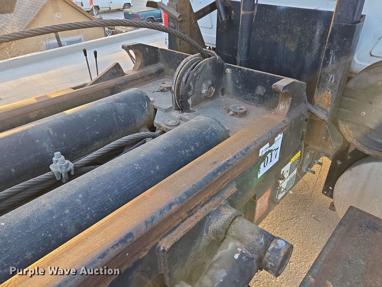 image for item EQ6849 2007 Mack Granite CV713 roll-off container truck