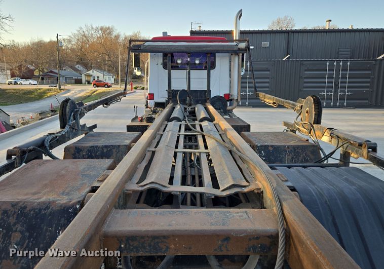 image for item EQ6849 2007 Mack Granite CV713 roll-off container truck