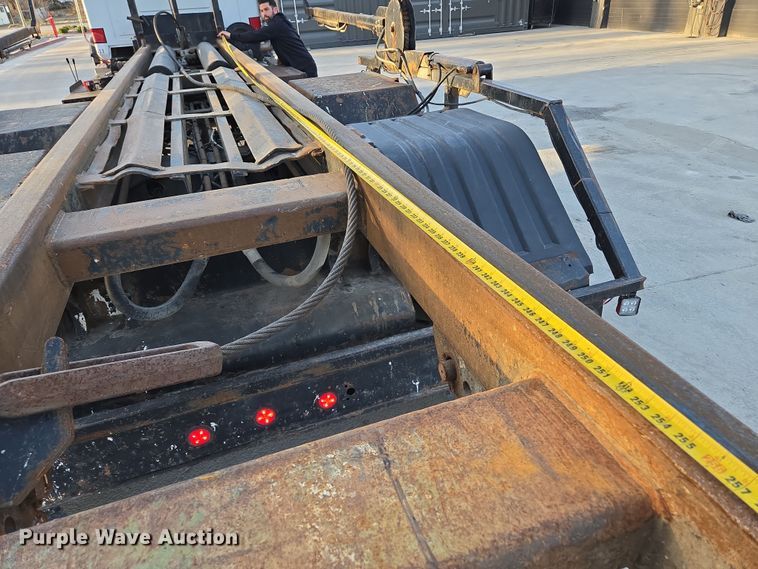 image for item EQ6849 2007 Mack Granite CV713 roll-off container truck