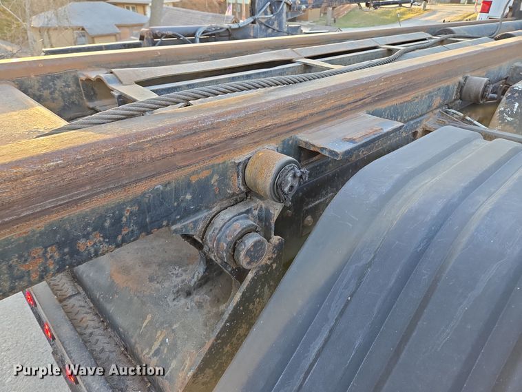 image for item EQ6849 2007 Mack Granite CV713 roll-off container truck