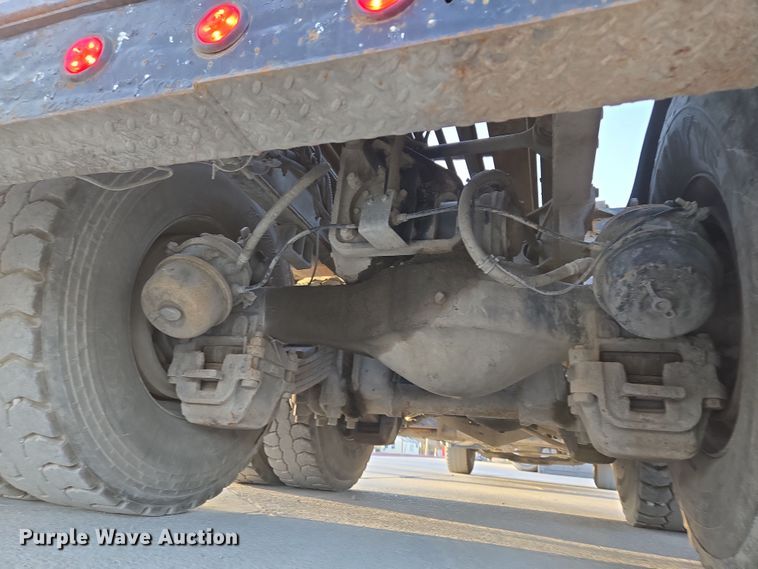 image for item EQ6849 2007 Mack Granite CV713 roll-off container truck