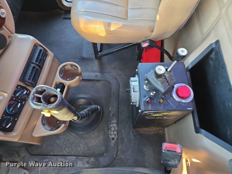 image for item EQ6849 2007 Mack Granite CV713 roll-off container truck