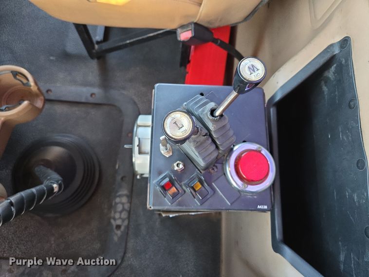 image for item EQ6849 2007 Mack Granite CV713 roll-off container truck