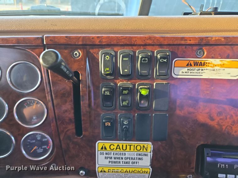 image for item EQ6849 2007 Mack Granite CV713 roll-off container truck