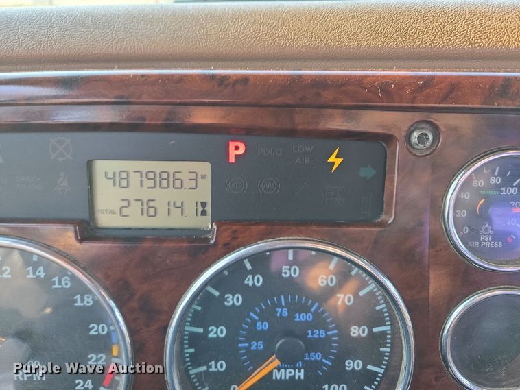 image for item EQ6849 2007 Mack Granite CV713 roll-off container truck