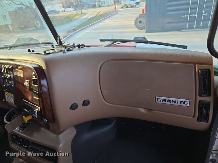 image for item EQ6849 2007 Mack Granite CV713 roll-off container truck