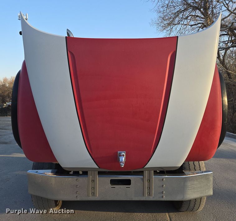 image for item EQ6849 2007 Mack Granite CV713 roll-off container truck