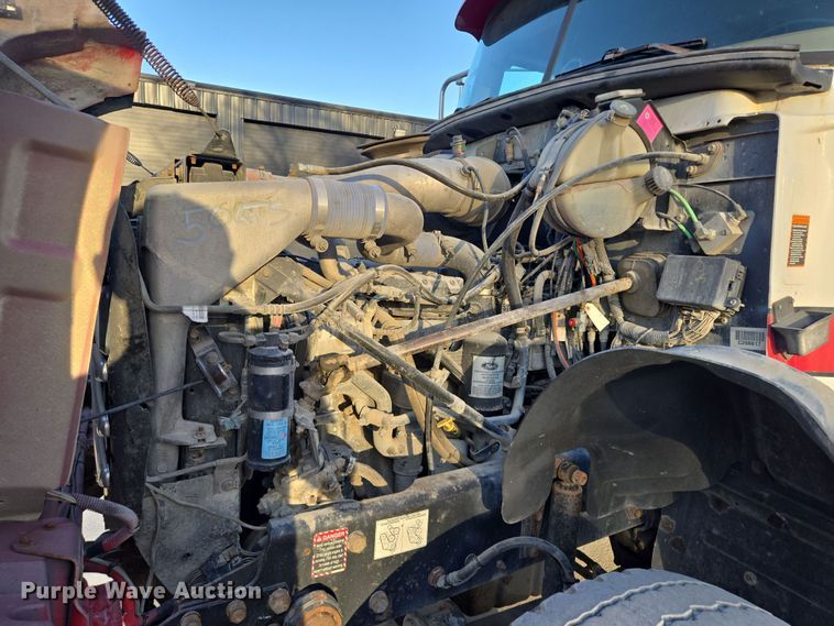 image for item EQ6849 2007 Mack Granite CV713 roll-off container truck