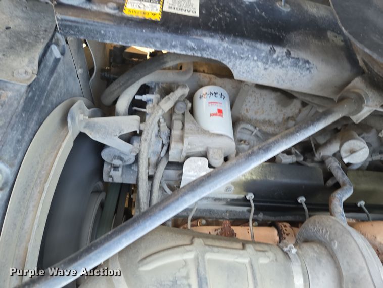 image for item EQ6849 2007 Mack Granite CV713 roll-off container truck