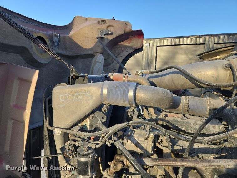 image for item EQ6849 2007 Mack Granite CV713 roll-off container truck