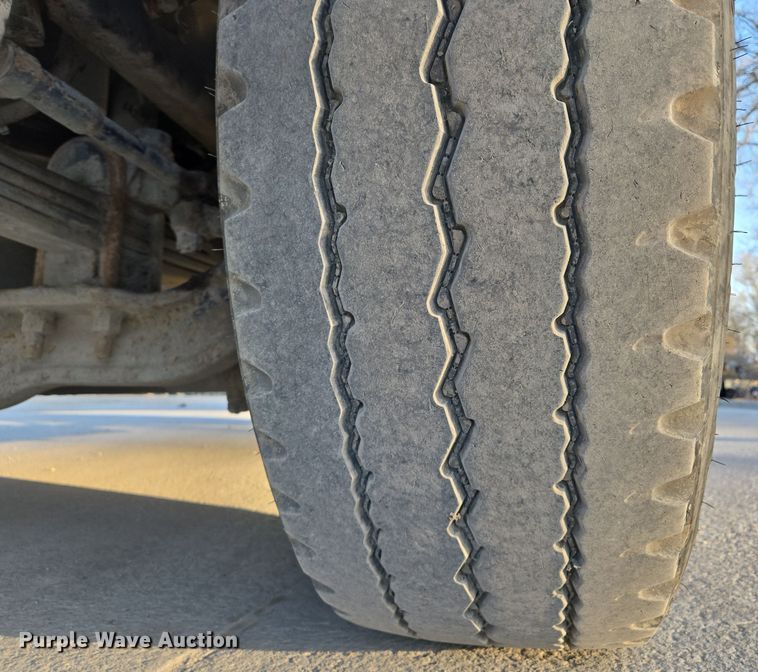 image for item EQ6849 2007 Mack Granite CV713 roll-off container truck