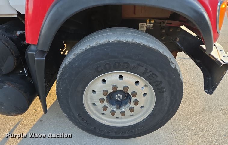 image for item EQ6849 2007 Mack Granite CV713 roll-off container truck