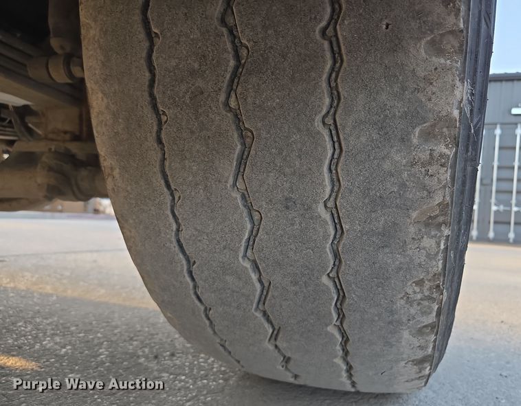 image for item EQ6849 2007 Mack Granite CV713 roll-off container truck