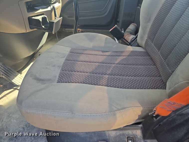 image for item EQ6860 2014 Peterbilt 579 semi truck