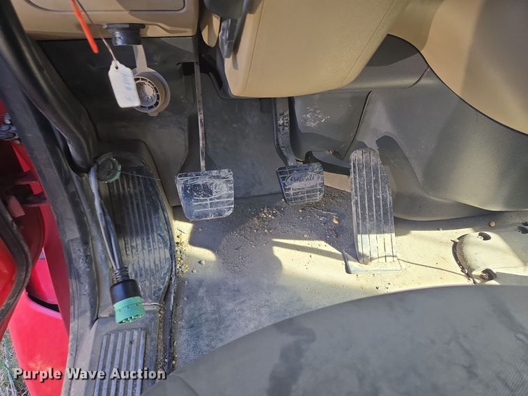 image for item EQ6860 2014 Peterbilt 579 semi truck