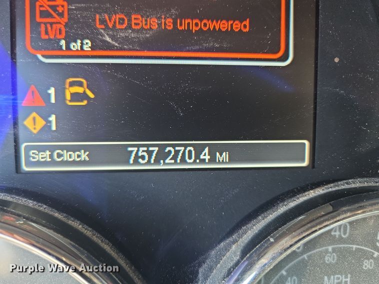 image for item EQ6860 2014 Peterbilt 579 semi truck