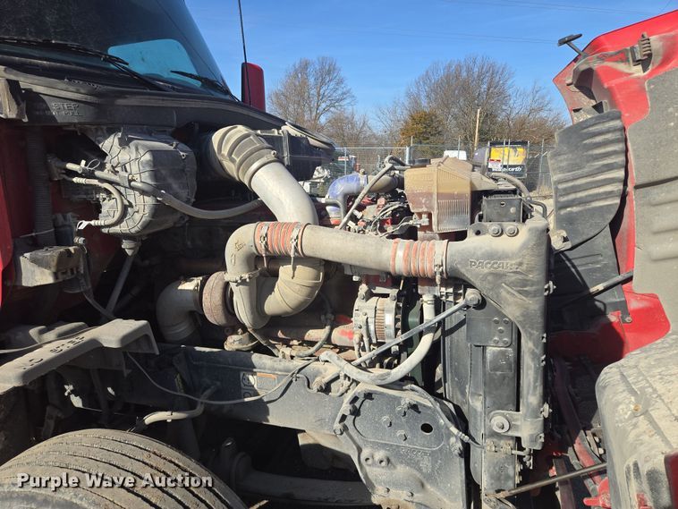 image for item EQ6860 2014 Peterbilt 579 semi truck