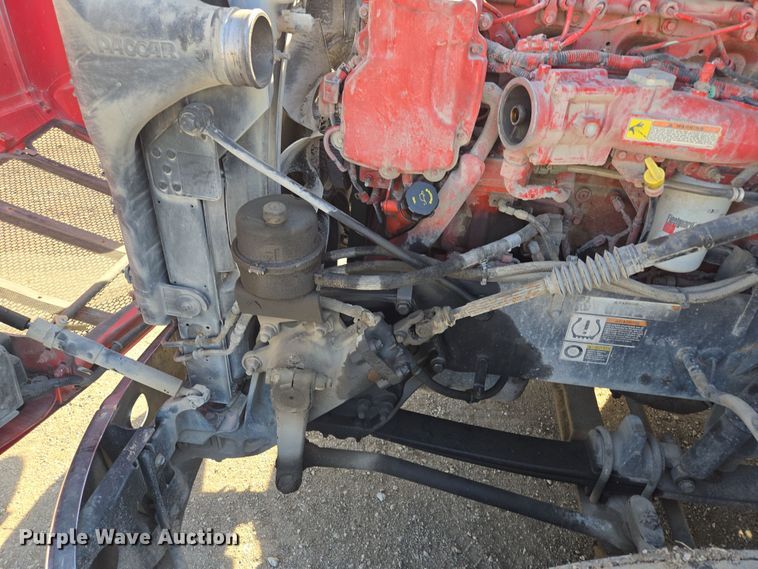 image for item EQ6860 2014 Peterbilt 579 semi truck