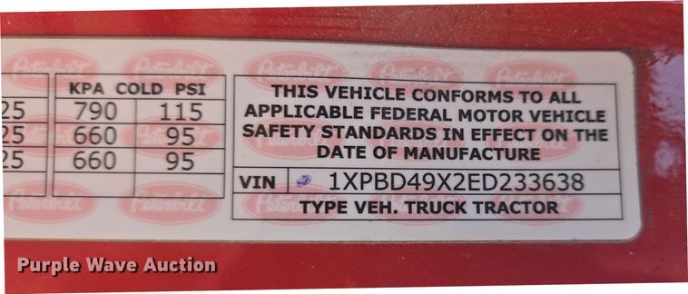 image for item EQ6860 2014 Peterbilt 579 semi truck