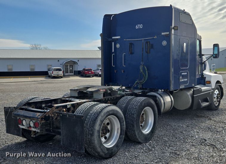 image for item EQ6895 2007 Kenworth T600 semi truck