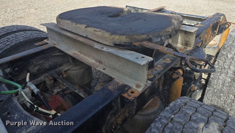 image for item EQ6895 2007 Kenworth T600 semi truck