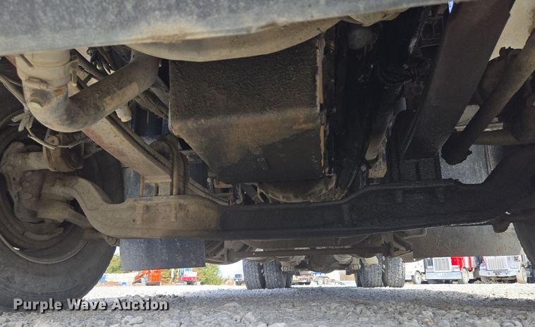 image for item EQ6895 2007 Kenworth T600 semi truck