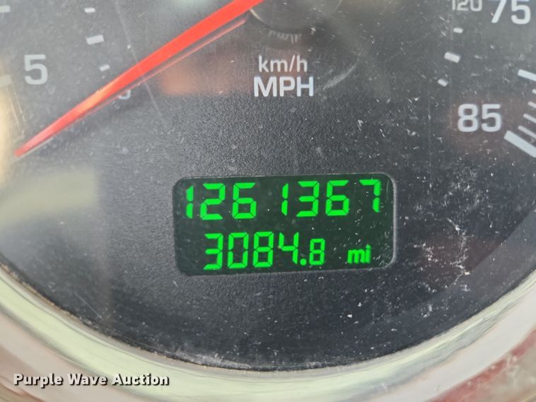 image for item EQ6895 2007 Kenworth T600 semi truck