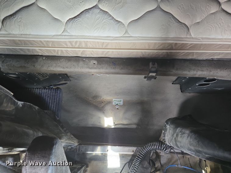 image for item EQ6895 2007 Kenworth T600 semi truck