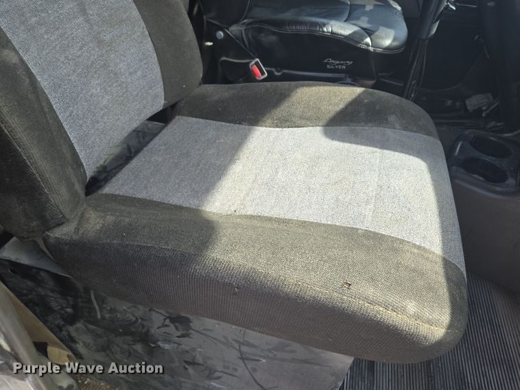 image for item EQ6895 2007 Kenworth T600 semi truck