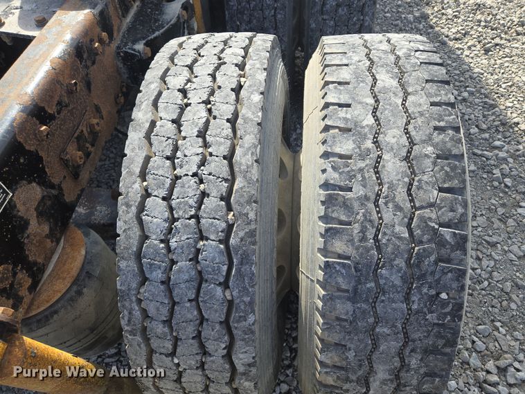 image for item EQ6895 2007 Kenworth T600 semi truck