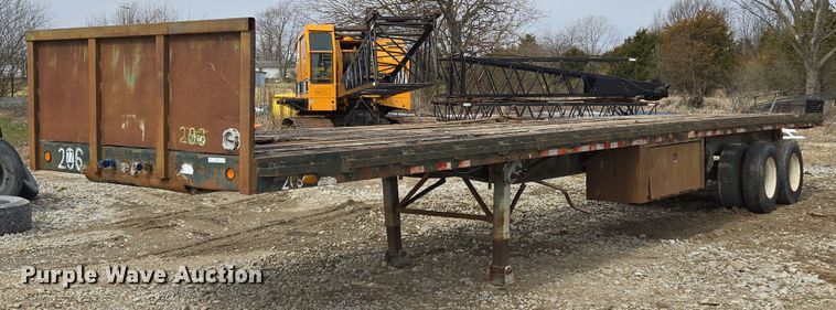 image for item EQ6896 1974 Flatbed trailer