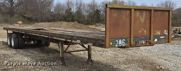 image for item EQ6896 1974 Flatbed trailer