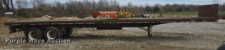 image for item EQ6896 1974 Flatbed trailer