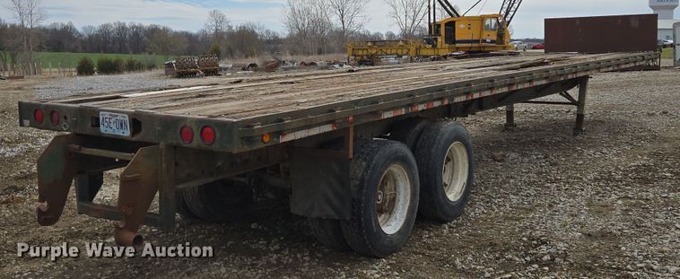 image for item EQ6896 1974 Flatbed trailer