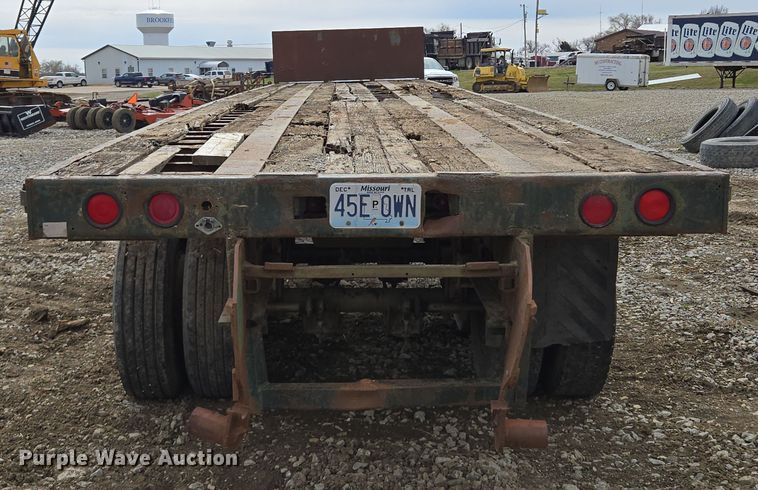 image for item EQ6896 1974 Flatbed trailer