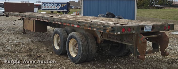 image for item EQ6896 1974 Flatbed trailer