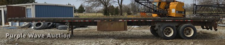 image for item EQ6896 1974 Flatbed trailer