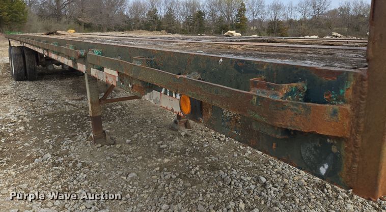 image for item EQ6896 1974 Flatbed trailer