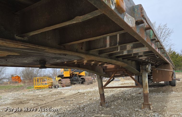 image for item EQ6896 1974 Flatbed trailer