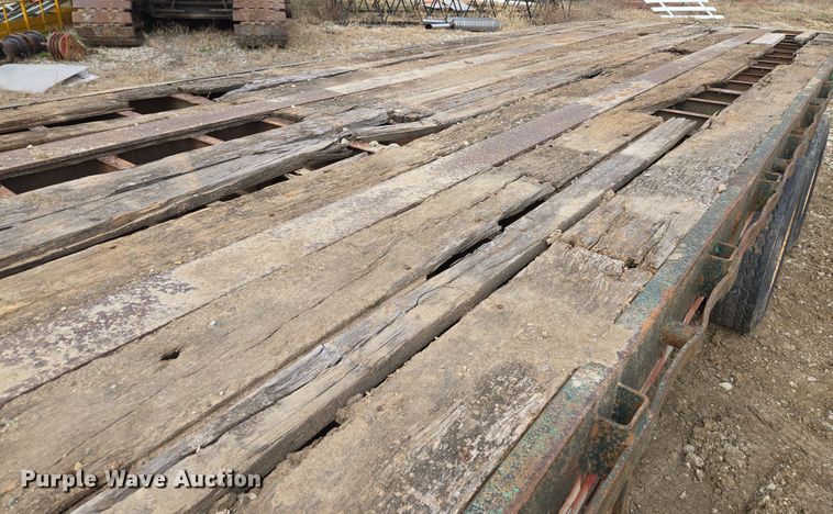 image for item EQ6896 1974 Flatbed trailer