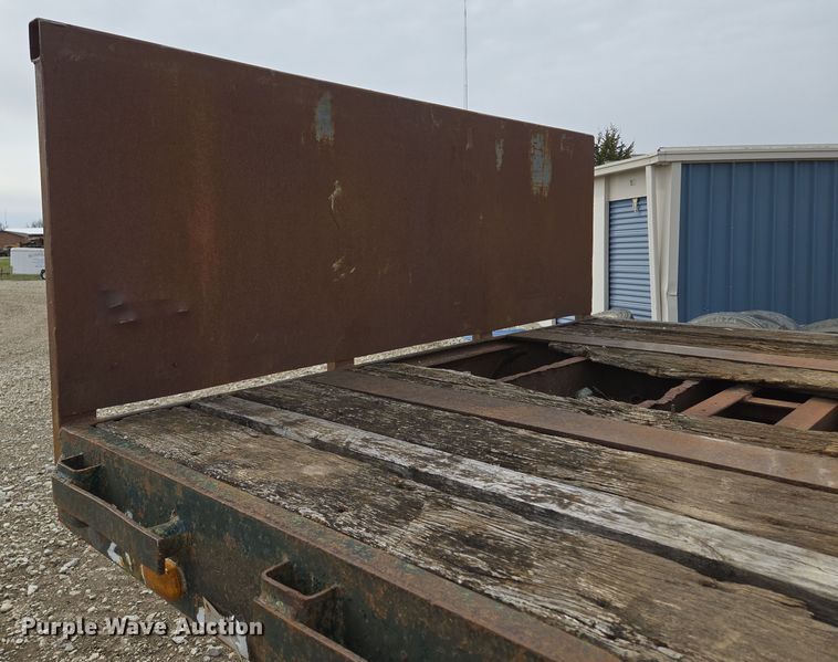 image for item EQ6896 1974 Flatbed trailer