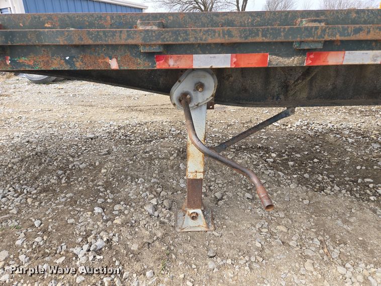 image for item EQ6896 1974 Flatbed trailer