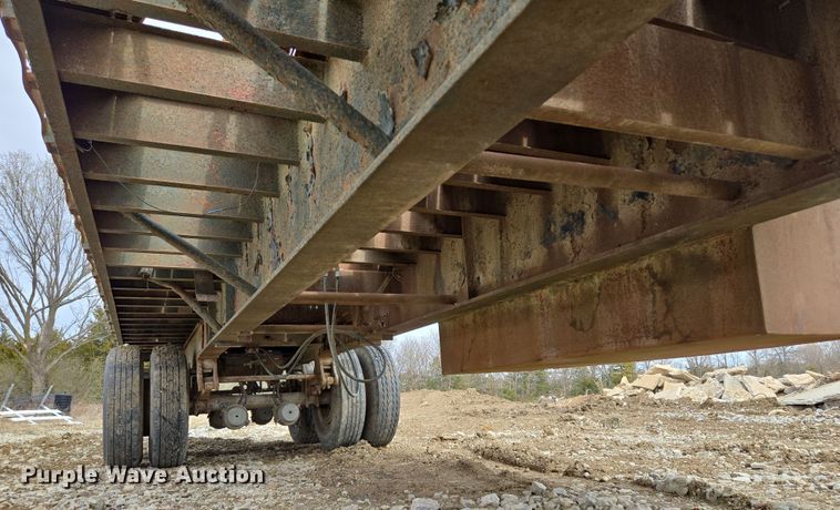 image for item EQ6896 1974 Flatbed trailer